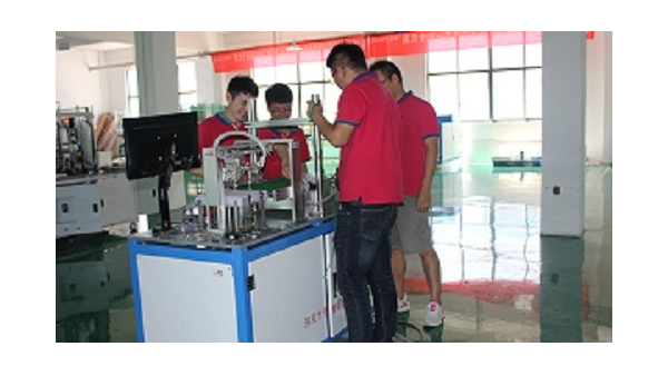 自動(dòng)化檢測(cè)設(shè)備定制廠(chǎng)家挪亞方舟車(chē)間圖片